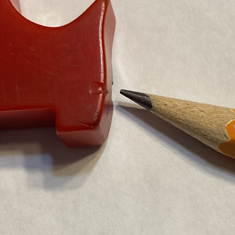Vintage Bakelite Red Scottie Dog Pencil Sharpener - Picture 11 of 12